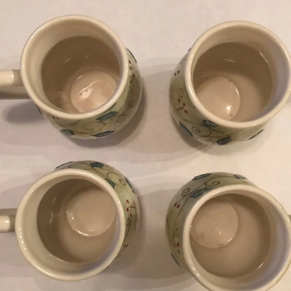 Vintage Pfaltzgraff Pepperberry 4 Mugs
